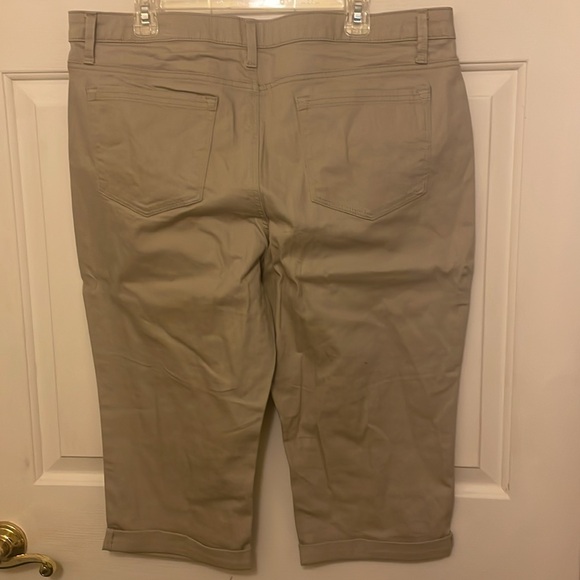 Tan Capris by Riders by Lee. Size is 18 - Picture 3 of 10